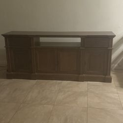 Entertainment Center/ Tv Stand 