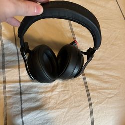 CORSAIR VIRTUOSO XT wireless headset