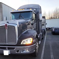 2013 Kenworth T660, Cummins ISX, 18 speed, Diamond VIT Interior