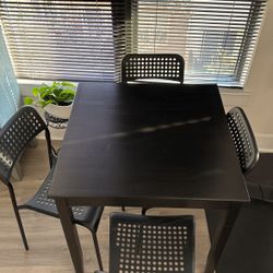 Kitchen table W 4 Chair