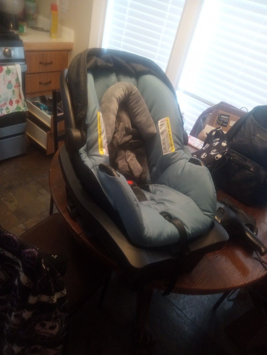 Brand New Never Used Evenflo Car Seat