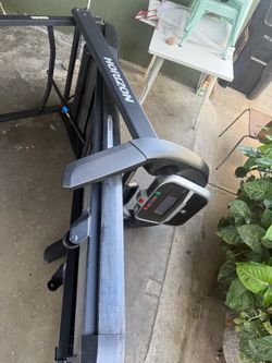 Horizon walking machine