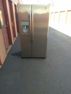 Refrigerador marca General Electric medidas 35 de ancho y 70 de alto 3 meses de garantía delivery e instalación