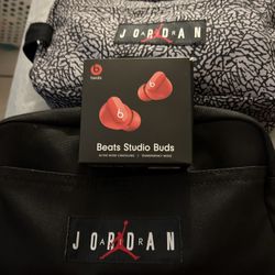 Beats Studio Jordan Bag