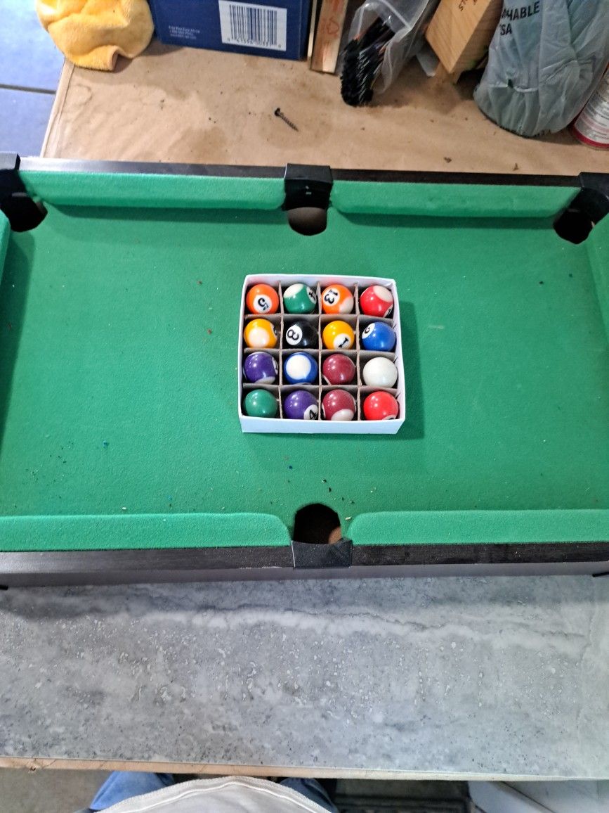 Green Pool Table 🎱
