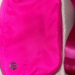 lululemon Everywhere belt bag