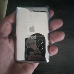 160 GB brand new iPod good condition with case works well