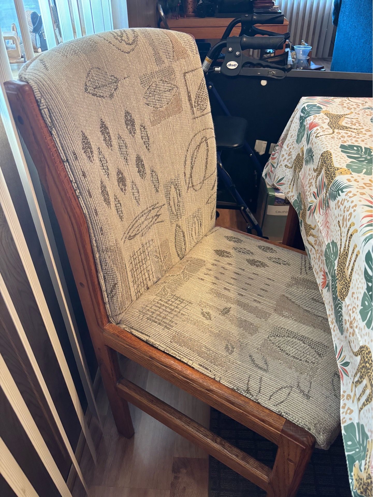 Kitchen chairs (4)