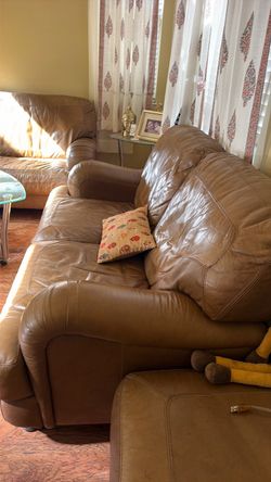 Beautiful Italian leather sofa very study for free