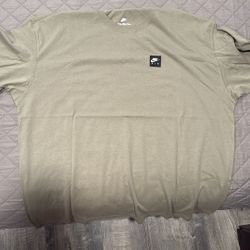 2 Nike 2xl Tees For 40$ 
