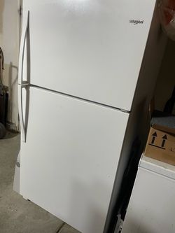 Refrigerator $100