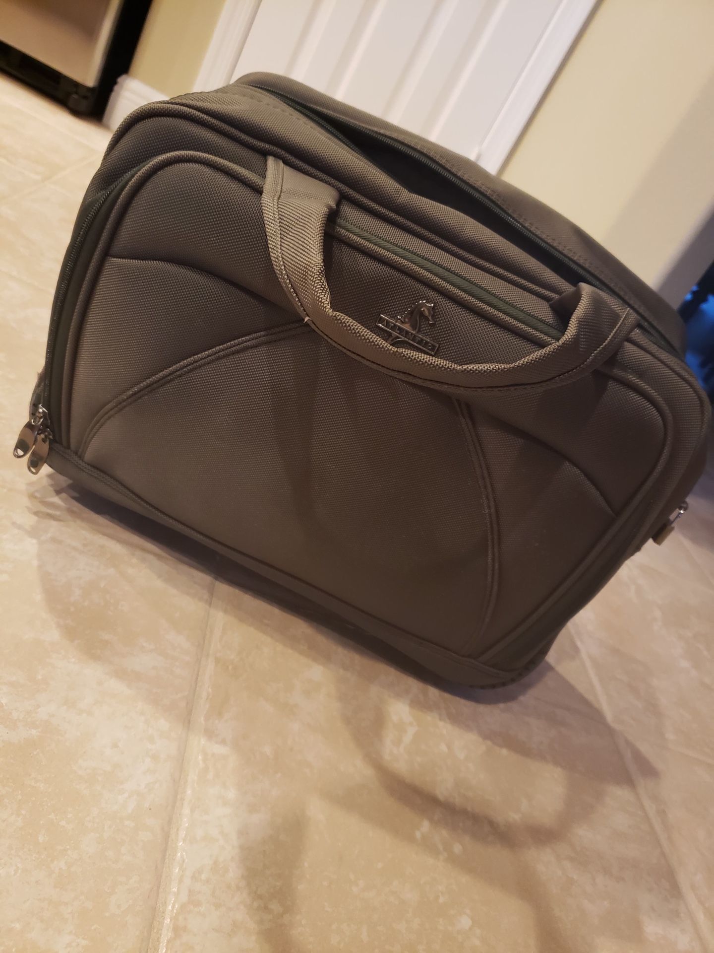 Atlantic laptop/suitcase bag