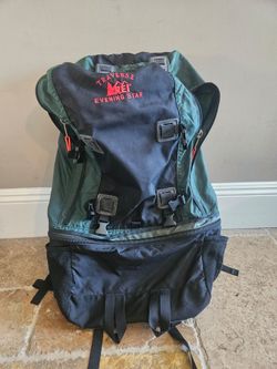 GENUINE REI TRAVERSE EVENING STAR HIKING BACKPACK