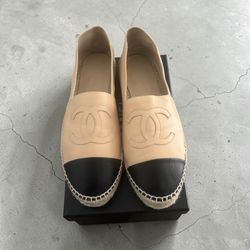 New Chanel Size 42 Espadrilles Lambskin Beige Shoes
