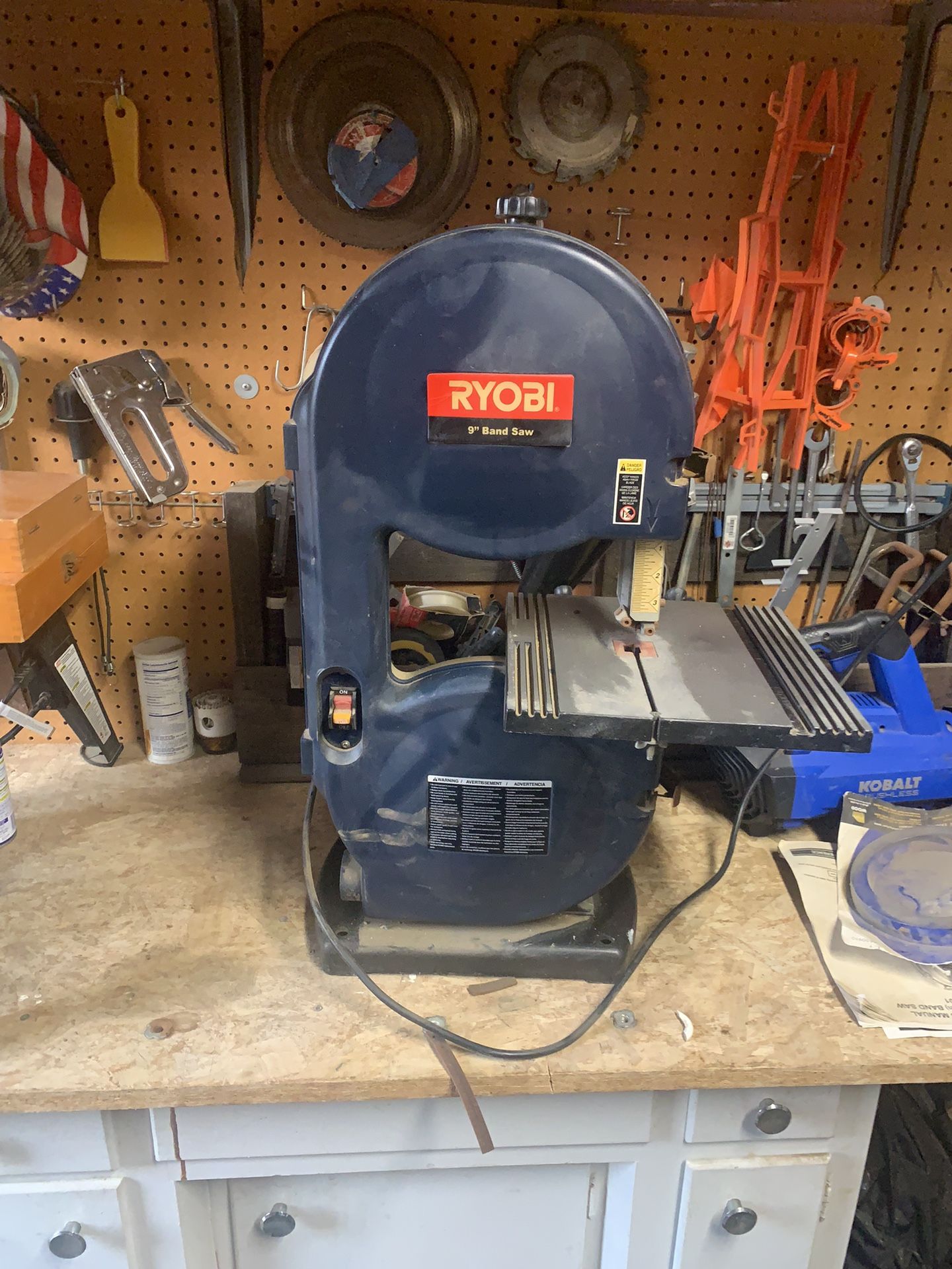 Ryobi 9” Table Top Bandsaw W/extra blade/owners Manual. Pickup only. $65.00