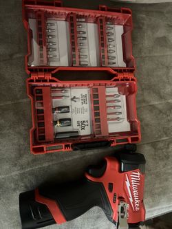 Milwaukee M18 Fuel Brushless Impact Driver With CP 2.0  Battery And 32 Px Bit Set