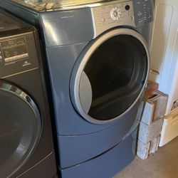 Kenmore elite  Dryer Frontload excellent condition
