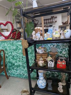 Business closing! Flower shop closing!