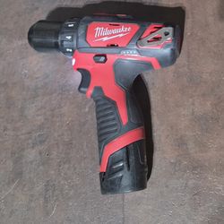 Milwaukee M12 Drill/Driver w/battery