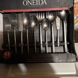 Silverware 45 Piece Set 