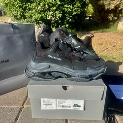 Balenciaga Triple S Sneaker ‘Black Clear Sole’