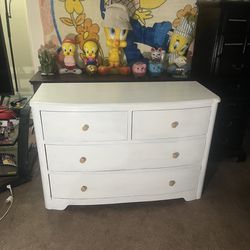 4 DRAWERS DRESSER