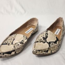 Steve Madden Pounted Toe Faux Snake Skin Flats