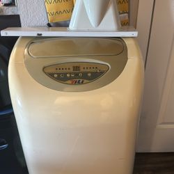 Aire acondicionado portátil Tili 13.000 btu. ¡Funciona excelente!  Solo le falta el interfaz de la manguera porque la manguera si la tiene 