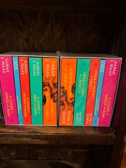 A Court of Thorns and Roses Series Box Sets by Sarah J. Maas