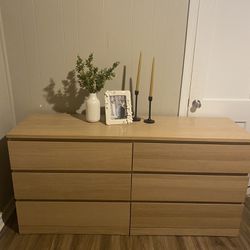 Dresser/ TV stand 