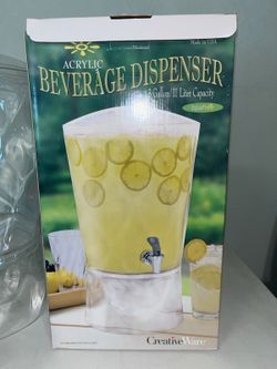 3 Gallon Acrylic Drink Dispenser.