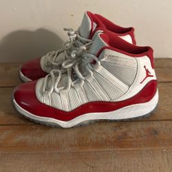 Sz 2y Jordan 11 Retro Cherry (2022) (PS)
