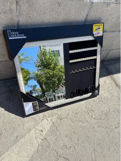 Jewelry organizer with mirror condition, New  23 x 19“