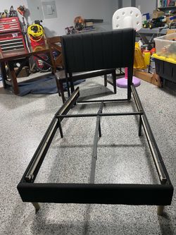 Twin size black bed