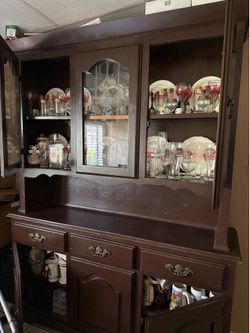 Vitrina / China cabinet.