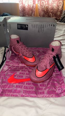 SOCCER CLEATS
