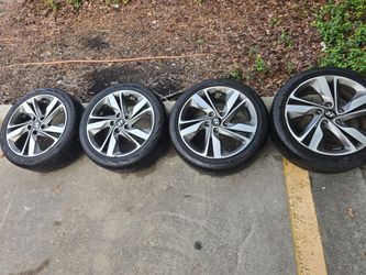 Hyundai Elantra 17 inch Sport Rims and New Tires, Lug pattern 5x114.3mm