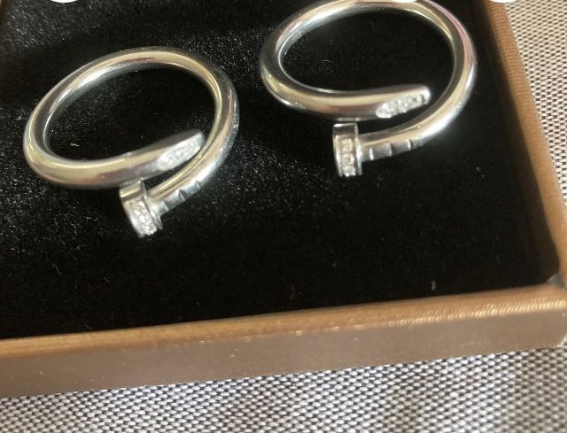 2 Nailhead Rings With Crystal Accents