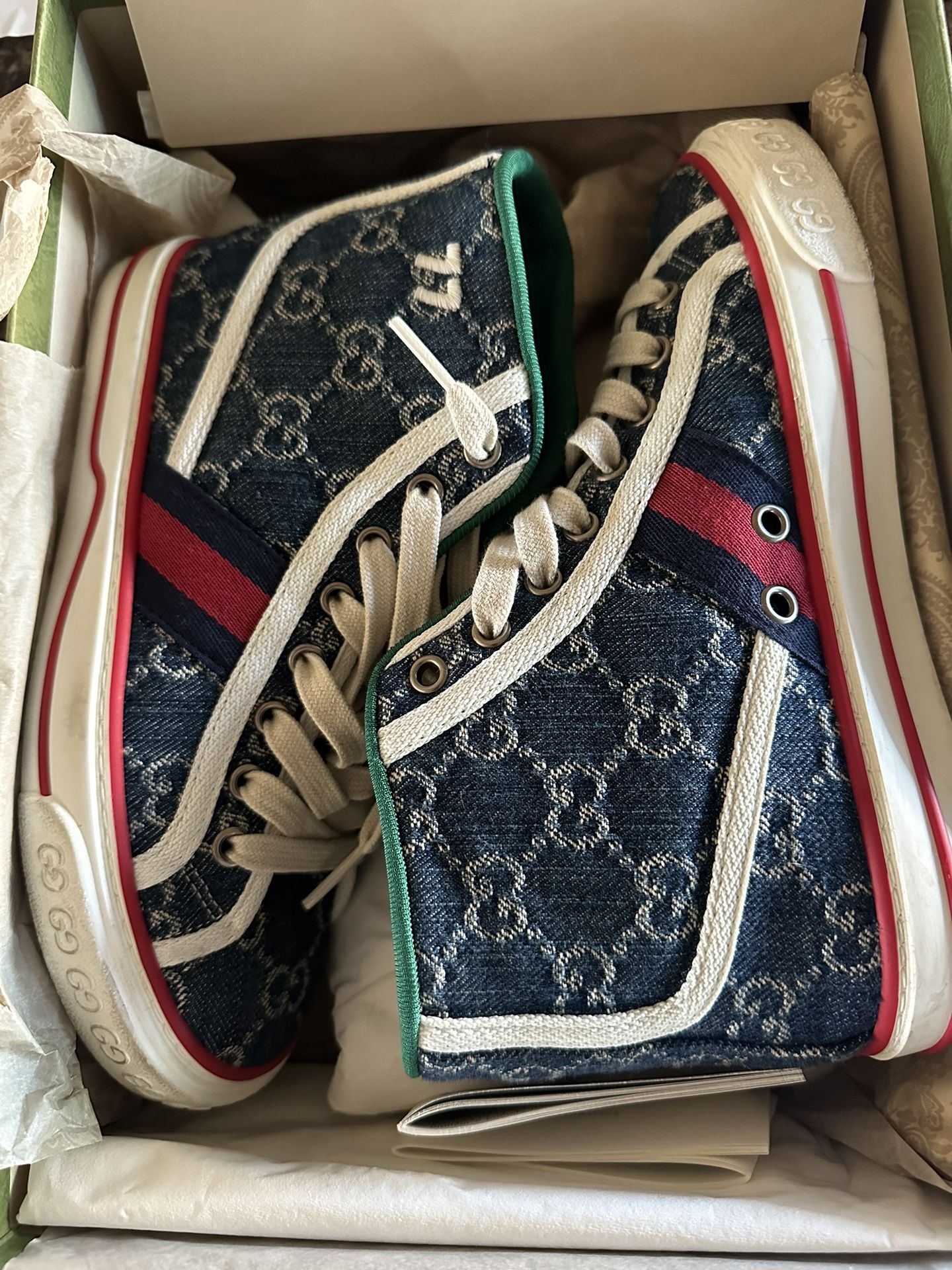 Gucci Shoes 