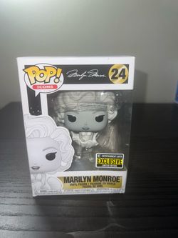 VAULTED LIMITED EDITION EXCLUSIVE BLACK & WHITE Marilyn Monroe Funko Pop #24 Icons Movies LE Film