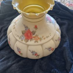 VINTAGE GLASS OR PORCELAIN LAMP SHADE