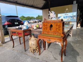 Beautiful Antique desk