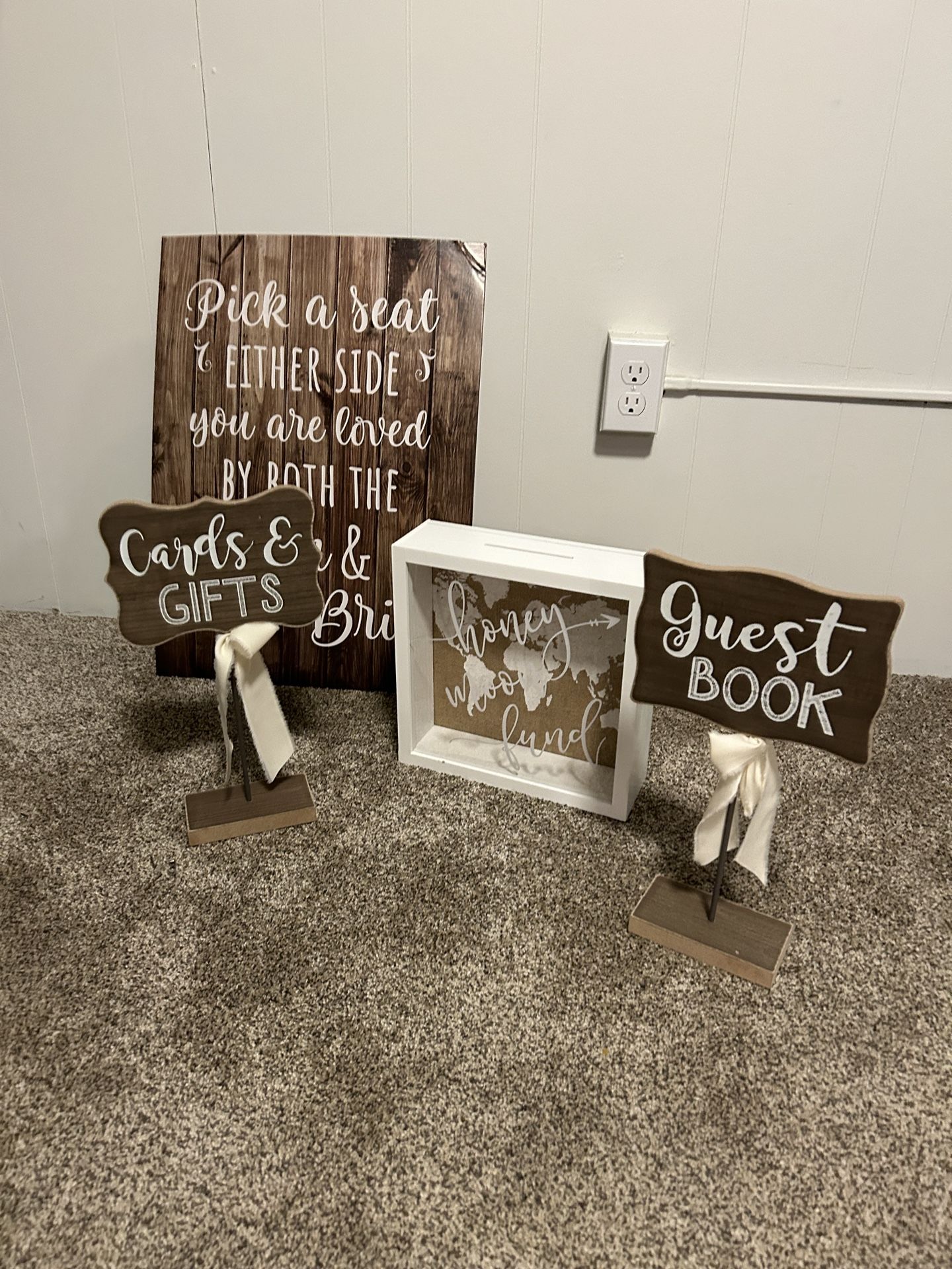 Wedding Signs And Decor