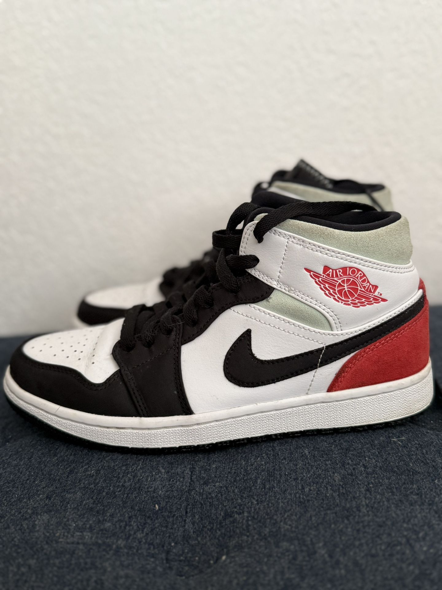 Air Jordan 1 Mid SE High Top