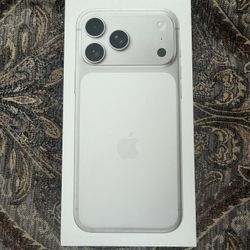 Apple iPhone 17 Pro Max 1TB Silver New Sealed With Receipt Unlocked 