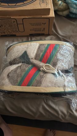 Women’s slippers