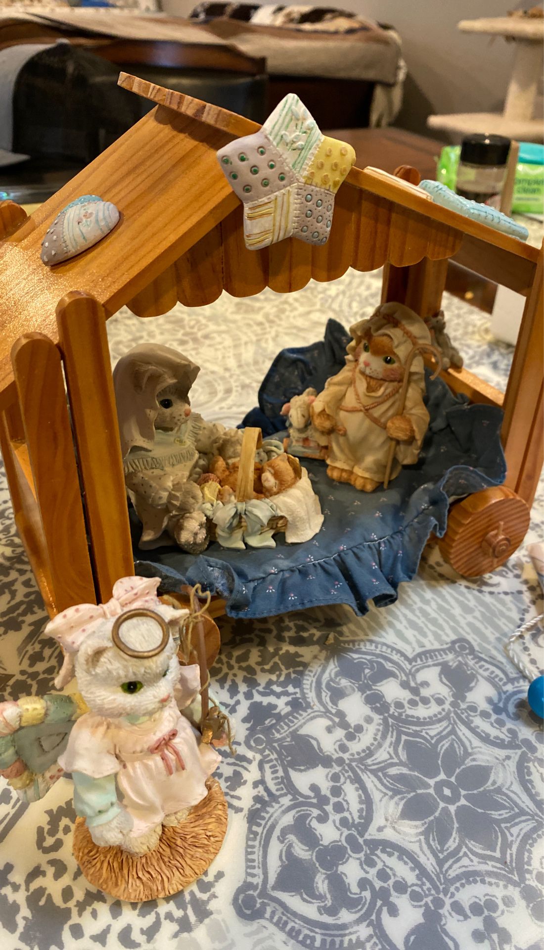 Calico Kittens Nativity