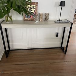 Modern Console / Hall Table – Wood Look Top & Black Metal