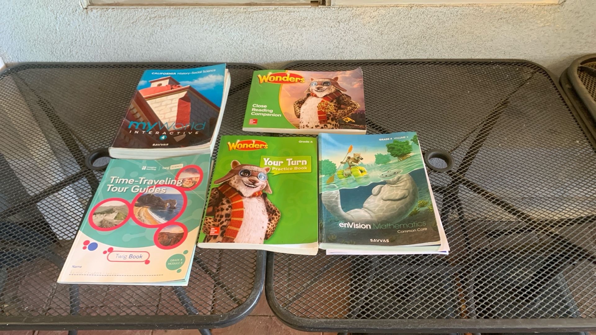 Home school - Grade 4. New Books.      Chino, Cs