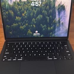 MacBook Air M2 13.6 Inch 